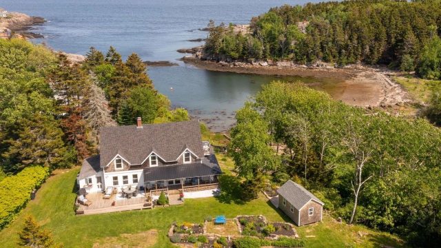 6 classic homes on the New England coast