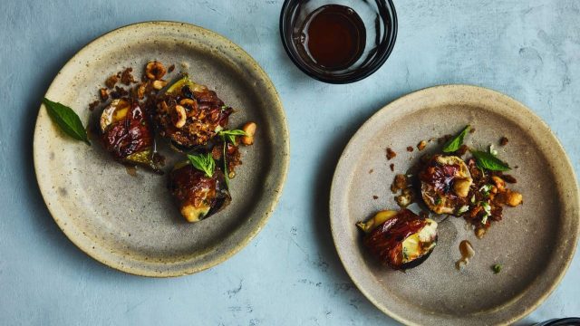 Roasted figs with blue cheese and prosciutto recipe