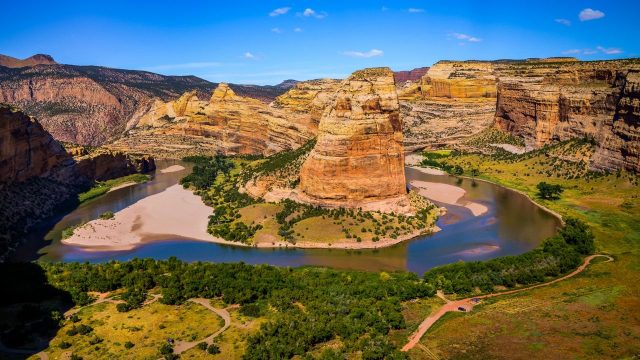 On the trail of dinosaurs in Utah