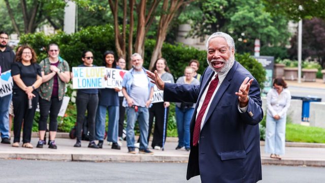 Smithsonian head retiring amid Trump pressure
