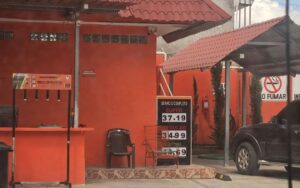 Belizeans cross into Melchor to stretch every dollar as fuel prices bite