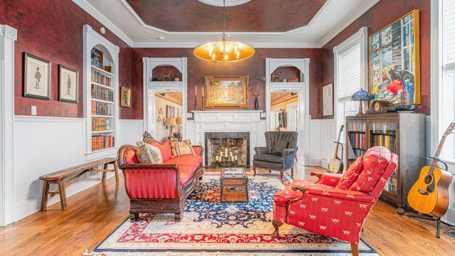 6 homes in the Greek Revival style
