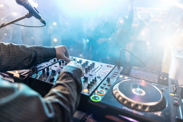 The Week contest: Cringe clubbing