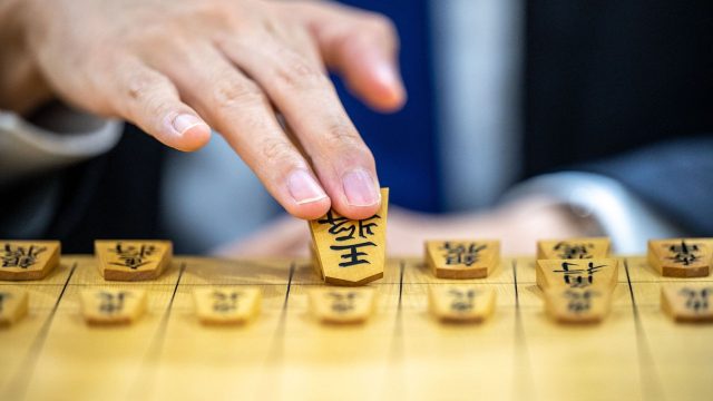 ‘Japanese chess’ elite accepts first female player