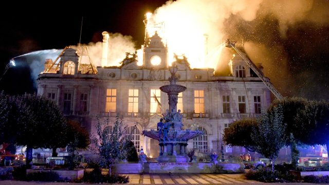 Mayhem in France as violent rioting spreads